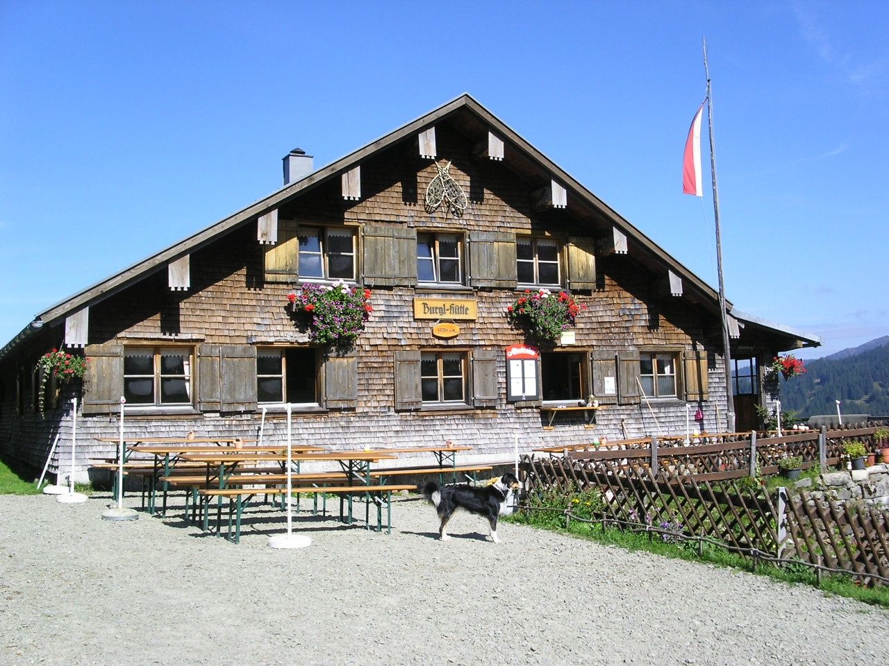 Blick zur Burgl Hütte