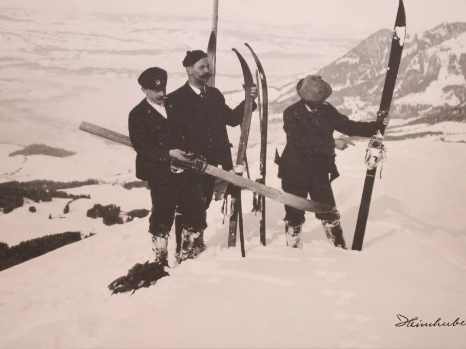 Die ersten Skigänger im Allgäu