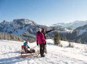 Familienausflug mit Rodeln - Hörnerdörfer im Allgäu