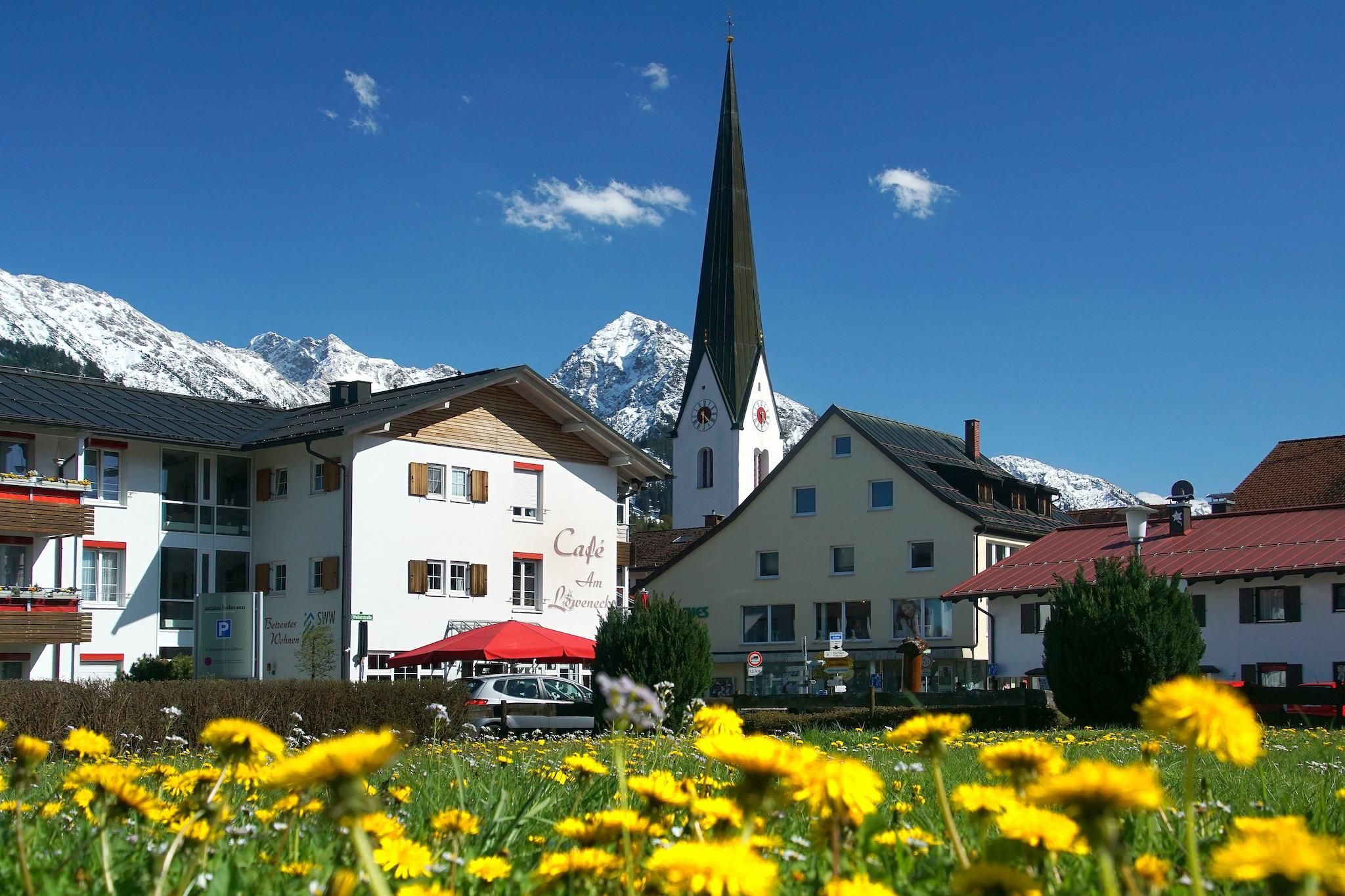 Café Löweneck im Fischinger Ortskern