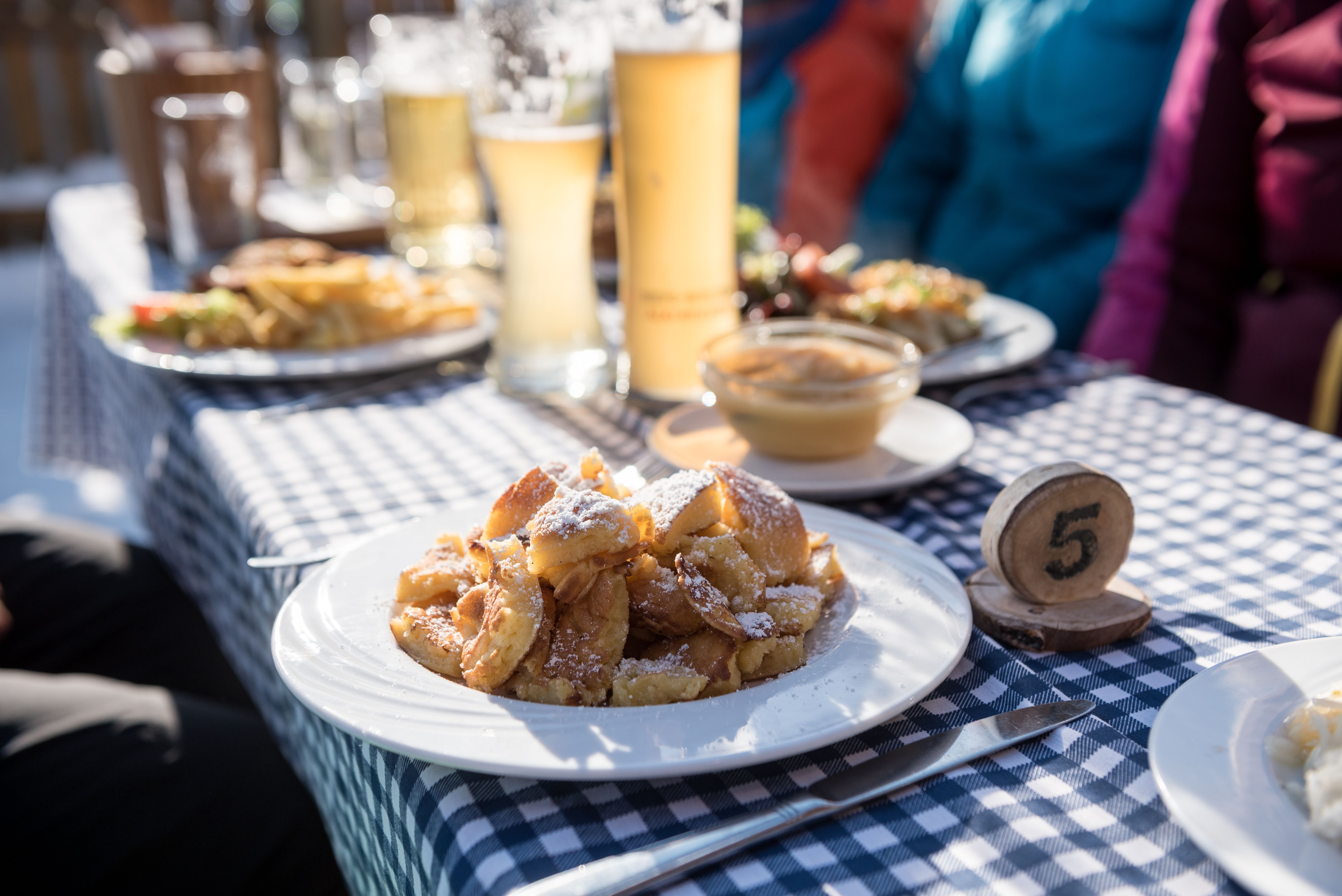 Einkehr auf der Hütte und Kaiserschmarren oder andere Leckereien genießen in Ofterschwang - Hörnerdörfer im Allgäu