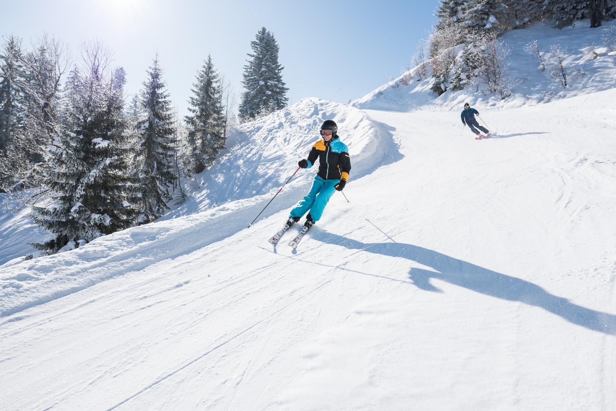 Skifahrer in Balderschwang im Allgäu